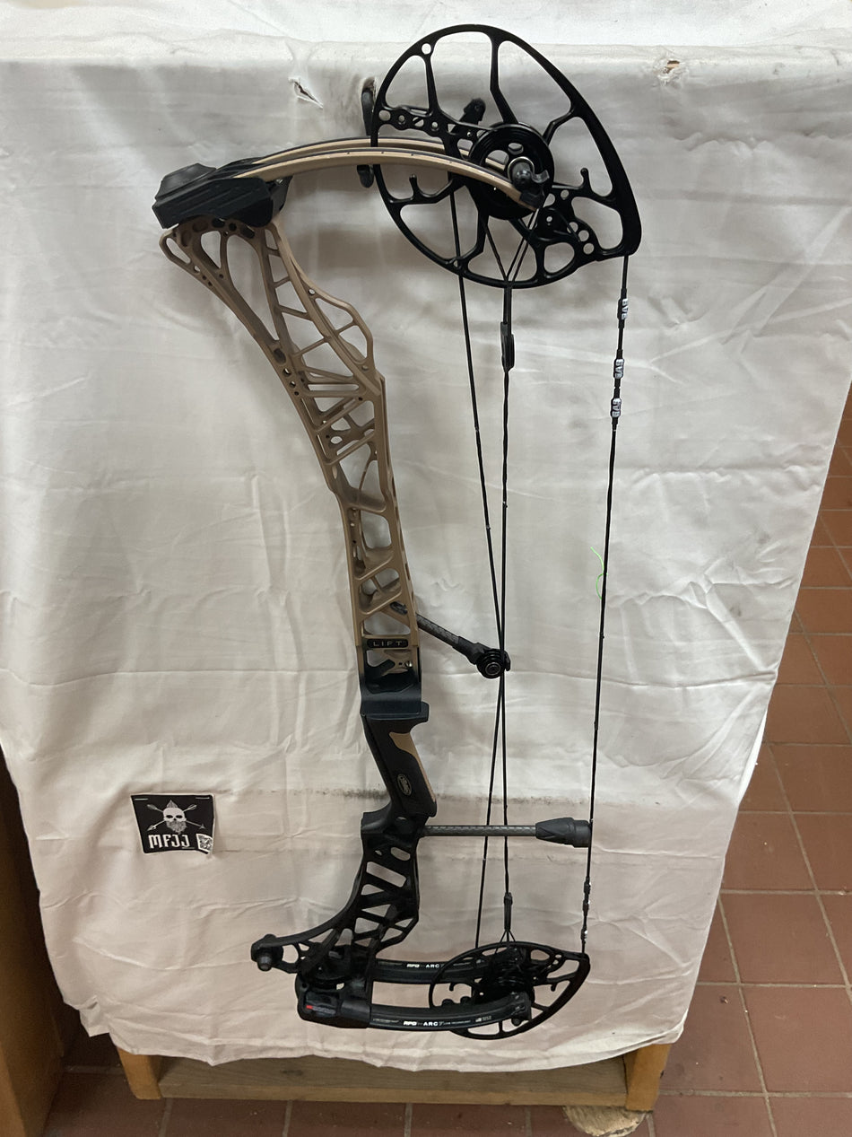 MATHEWS LIFT X 29.5 - RH/Earth Fade to Black/55-80# - #MLX29.5RHEFTB5580-40-USED BOW!!!