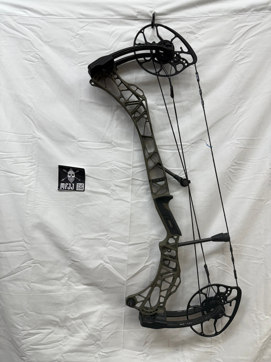 MATHEWS LIFT RS - RH/AMBUSH-BLACK/55-80# - MLRSRHAGBK80-1 - USED BOW