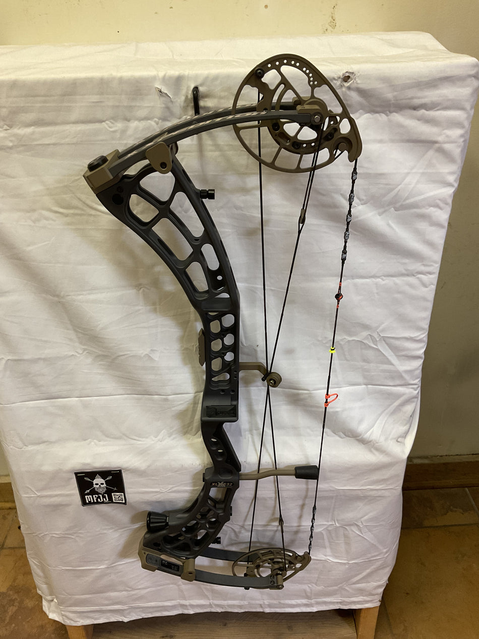 XPEDITION XLITE32 RH/GREY/70# - XXL32RHG70# - 1 USED BOW!!!!