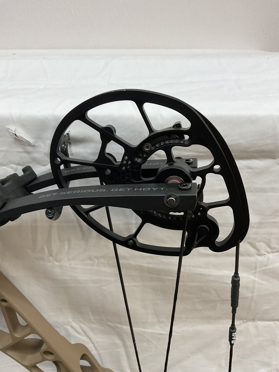 HOYT VTM 34 - RH/BUCKSKIN,BLACK/70 - #HVTM34BUBLK70- 1 - USED BOW!!!