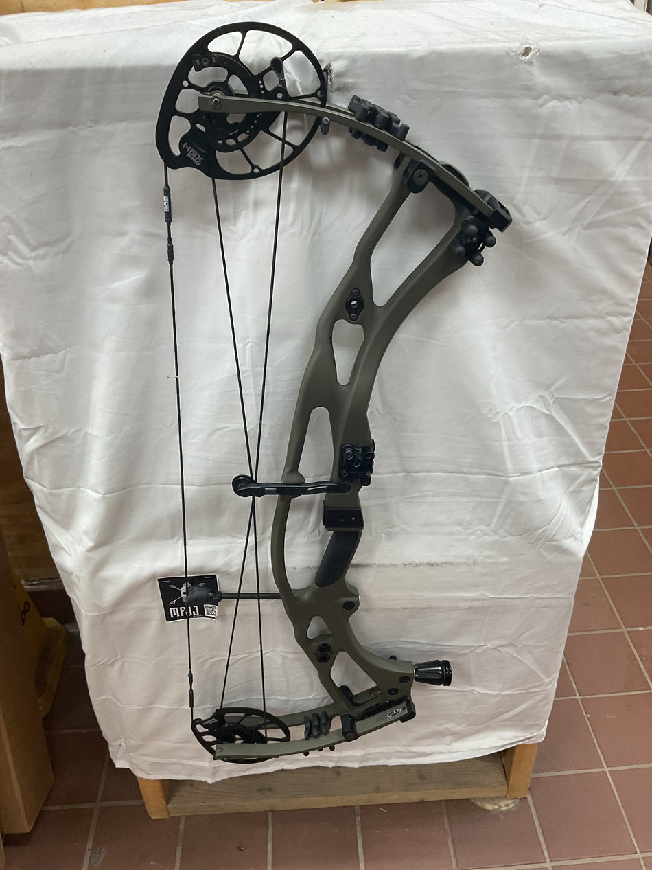 HOYT RX7 ULTRA - RH/WILDERNESS/70 - HRX7URHWLD70 - 13 - USED BOW!!!