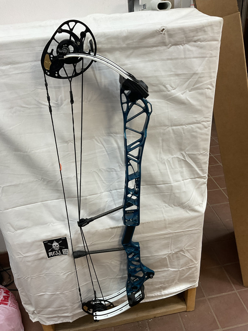 MATHEWS TITLE 38 GEN 2 - RH/DEEP TEAL-White/70 - 5 - USED BOW!!!