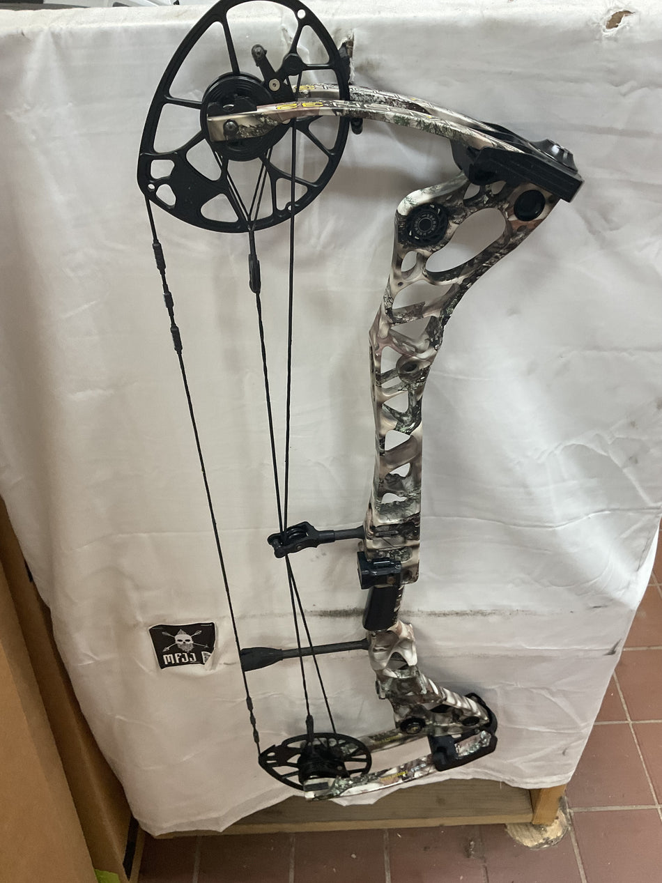 MATHEWS HALON 32 6 - RH/Lost Camo/70 - #MH326RHLC70 - 18- USED BOW!!!!