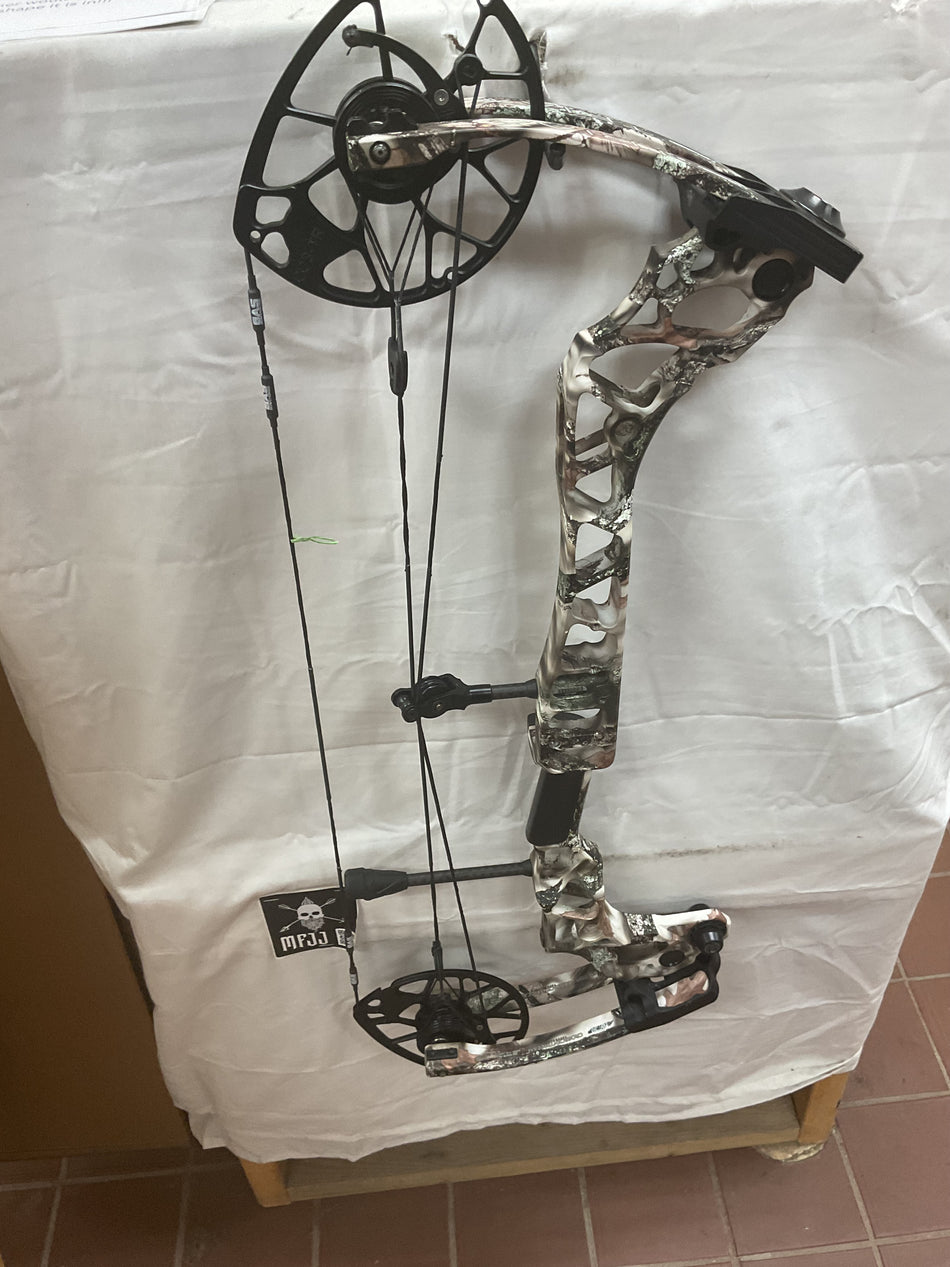 MATHEWS TRIAX - RH/LOST XD/70# - MTRHL70- 11 - USED BOW!!!