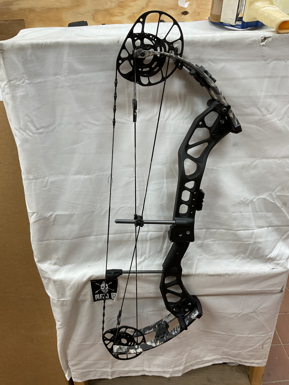 PSE Force FDS - RH/Black-Kryptek/70 - #PFFDSRHB70 - 1 - USED BOW!!!
