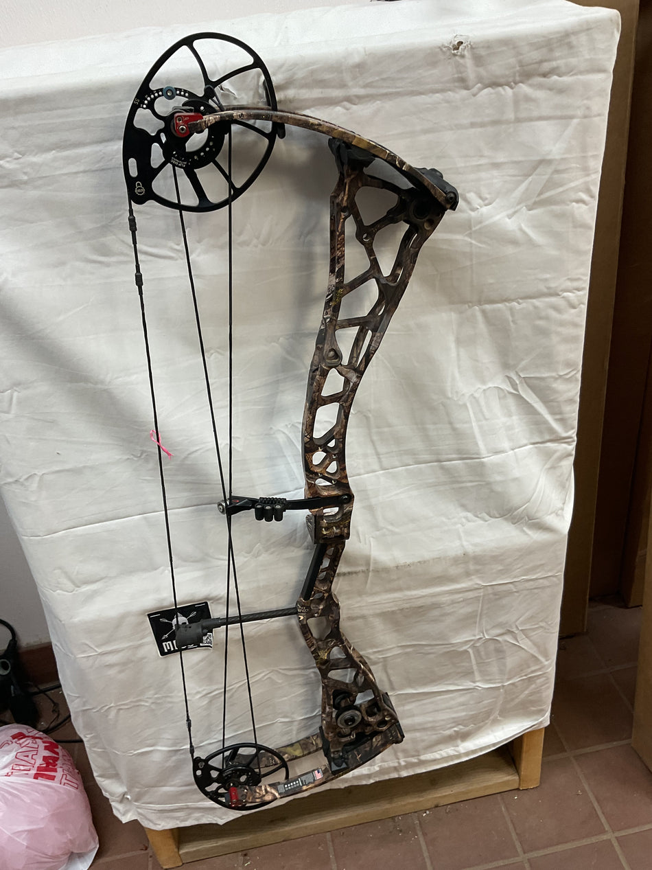 BOWTECH SS34 RH/MossyOak/70 - BTSS34RHMO70- 5 - USED BOW!!!!!