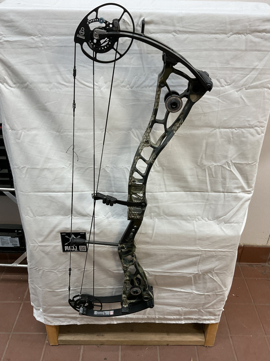BOWTECH PROVEN 34 - RH/KUIU VERDE-BLACK/70 - #BP34SGB70-4 - USED BOW!!!