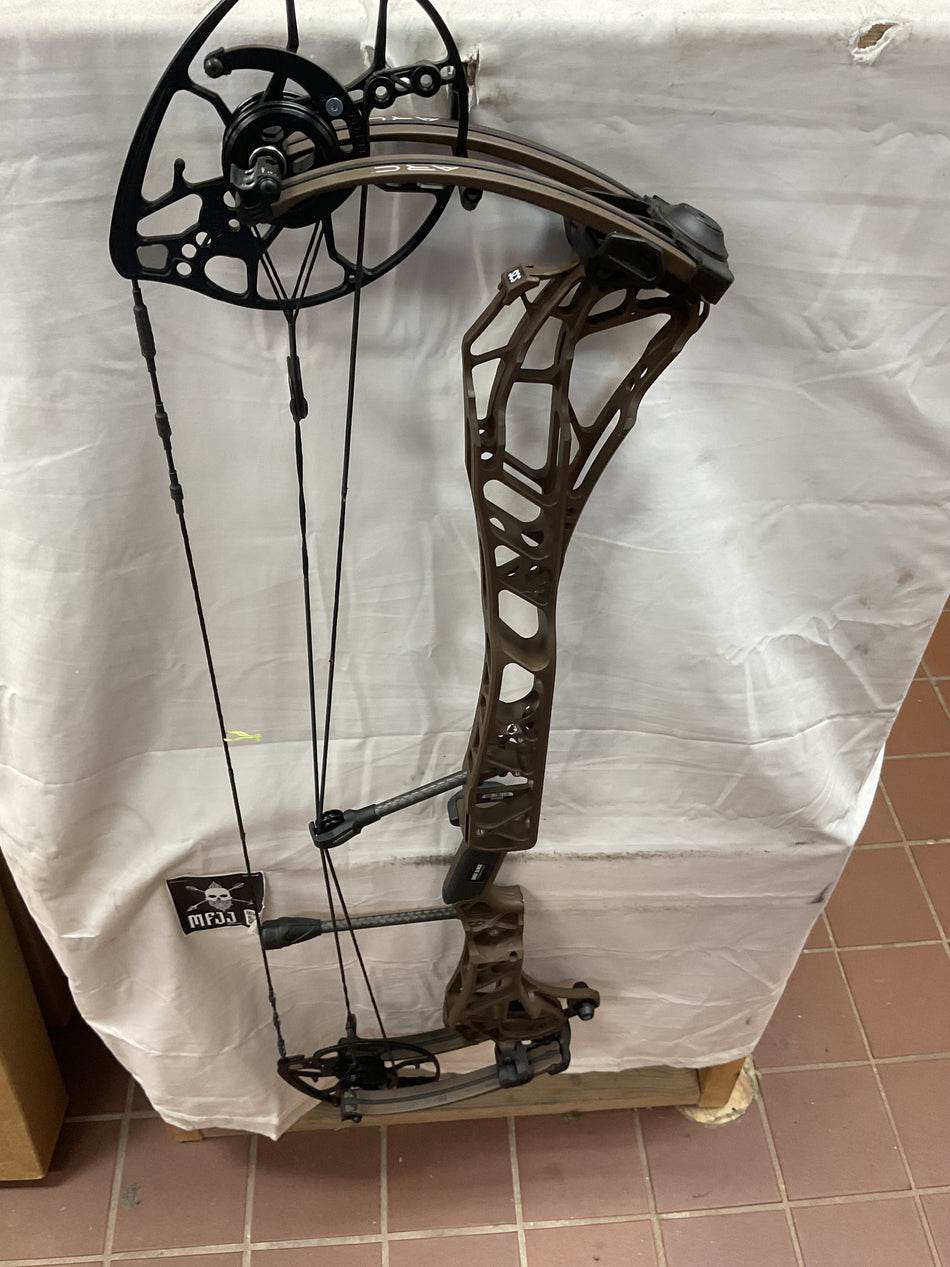 MATHEWS ARC 34 - RH/Kodiak/55-80# - #MA34RHK5580 - 7 - USED BOW!!!