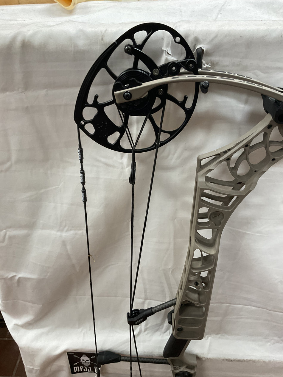 MATHEWS IMAGE 29 - RH/Granite/50 - MI29RHG50 - 3 - USED BOW!!!