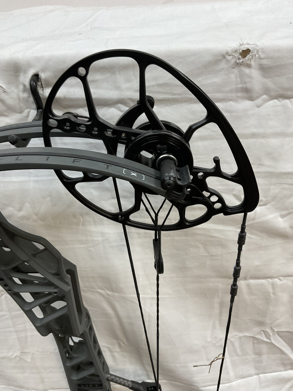 MATHEWS LIFT X 29.5  - RH/SHALE/55-80# - #MLX29.5RHK5580-25 - USED BOW!!!!