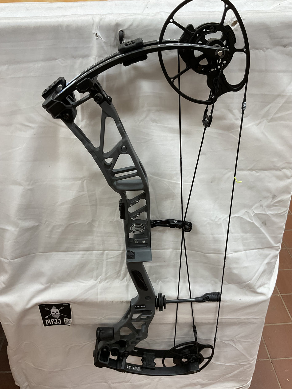 ELITE ARTUS - RH/SLATE GRAY/70 - EALHSG70 - 8 - USED BOW!!!!!