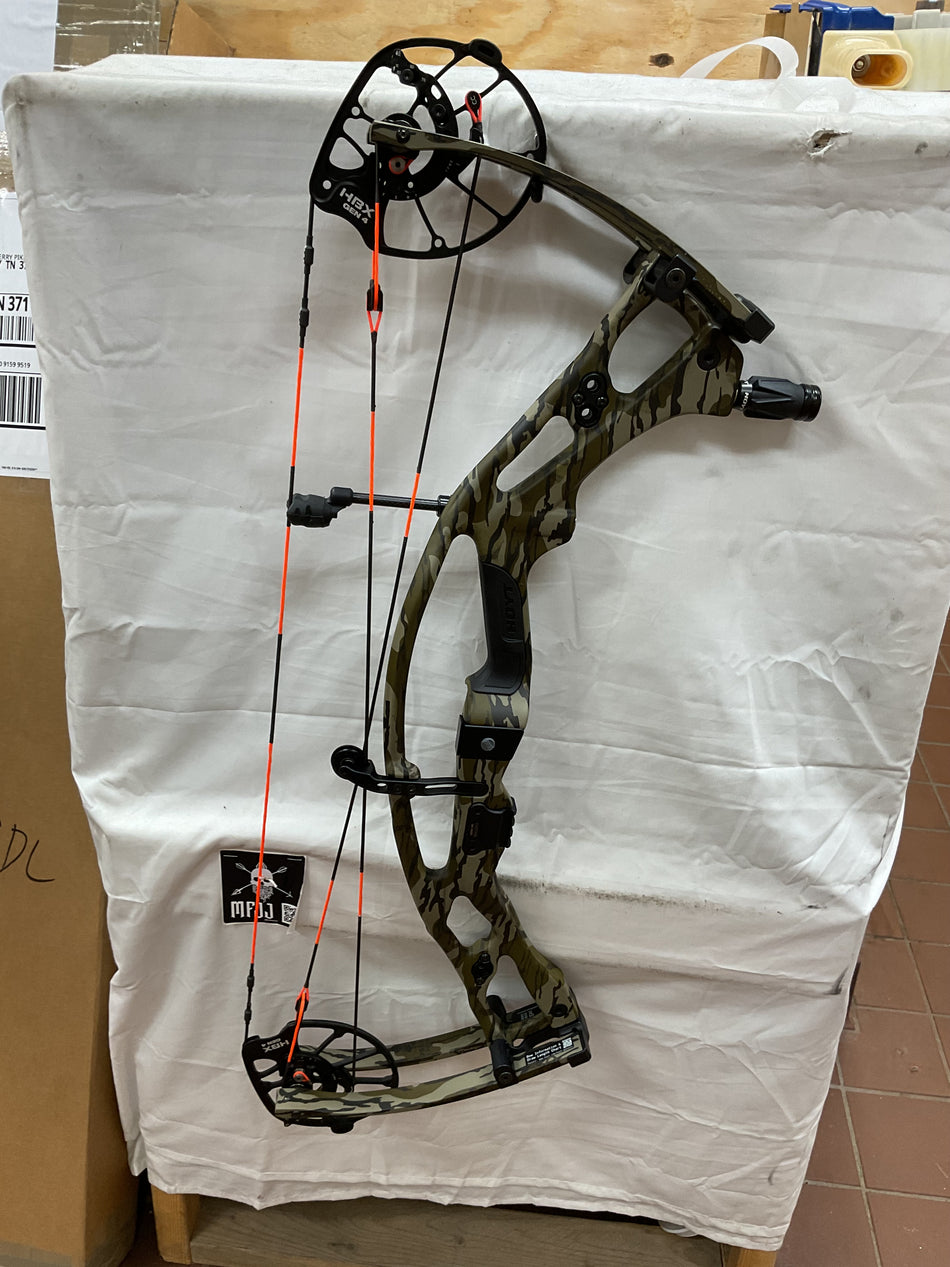 HOYT RX9 - RH/Bottomland/70 - #HRX9RHBTM70 - 15 - USED BOW!!!