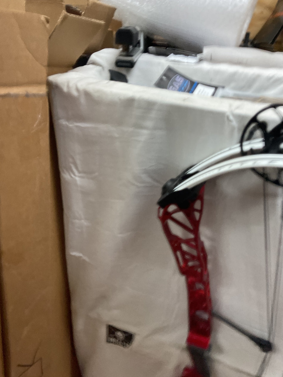 MATHEWS TITLE 36 Gen 1 - RH/Red/50-70# - #MT36RHR70 - 11 - USED BOW!!!