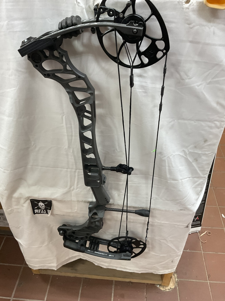 MATHEWS VERTIX - LH/Stone Gray/60-75# - #MVLHS75 - 16 - USED BOW!!!