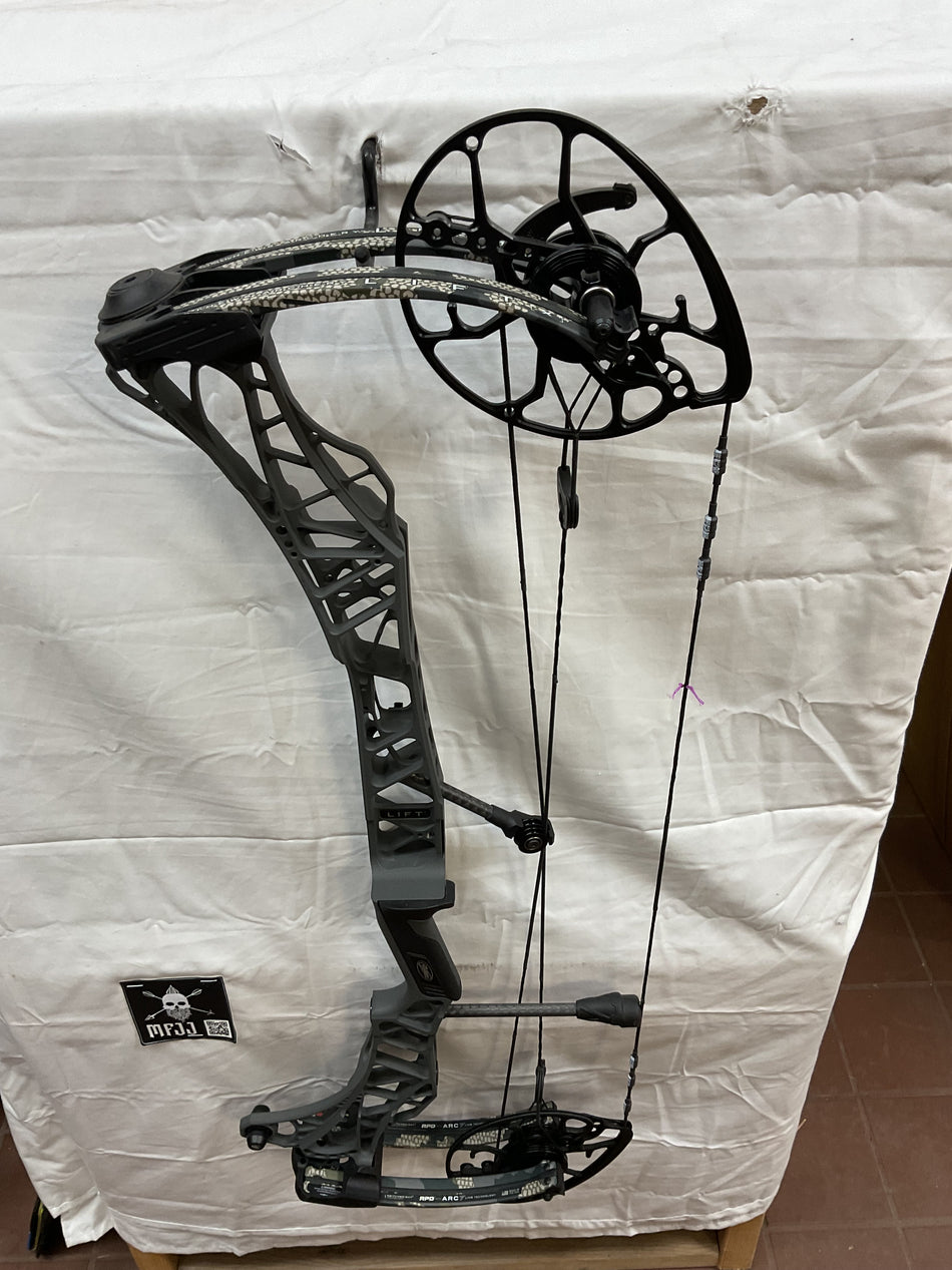 MATHEWS LIFT X 29.5 - RH/SHALE-VERDE/55-80 -  MLX29RHSHKV5580 - 26 - USED BOW!