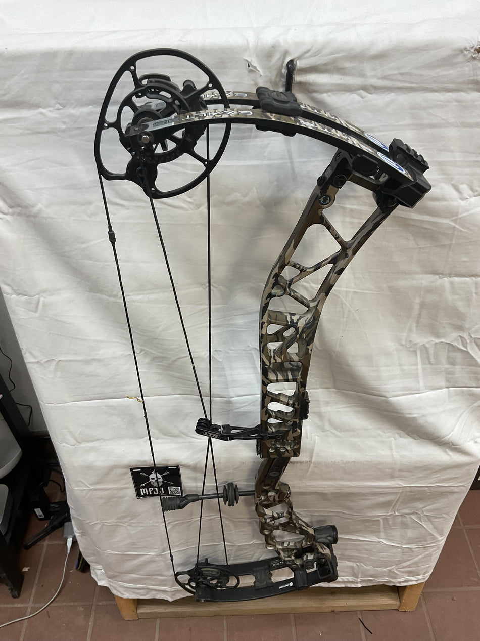 ELITE EXALT 35 - RH/BOTTOMLAND/70 - EE35RHBTMLND70-9 USED BOW!!!!