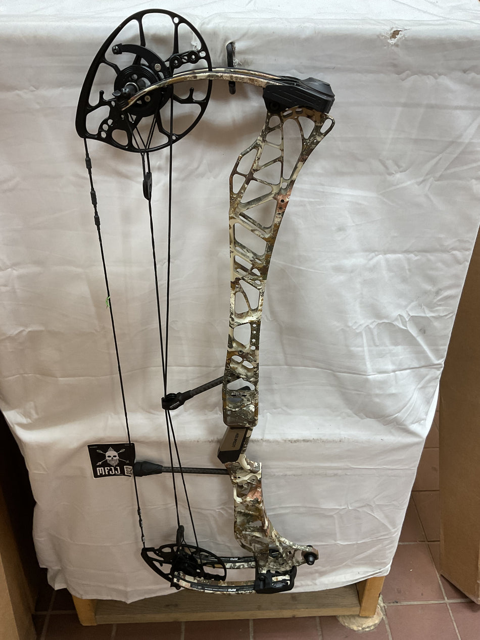 MATHEWS LIFT 33  - RH/First Lite Spector/55-80# - #ML33RHFLS5580 - 57 - USED BOW!!!