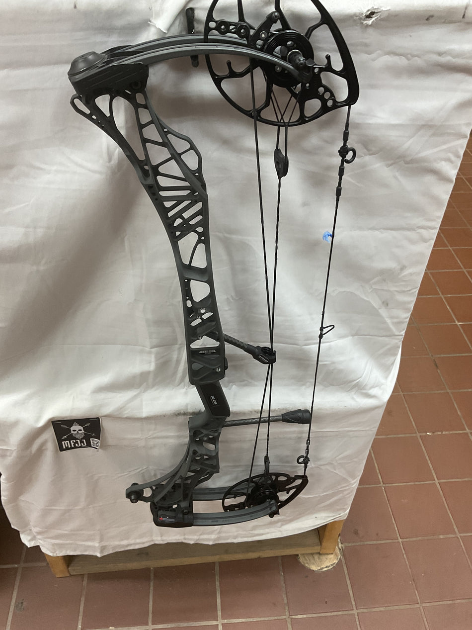 MATHEWS LIFT X 29.5 - LH/Shale/55-80# - #MLX29.5LHS5580-34-USED BOW!!!