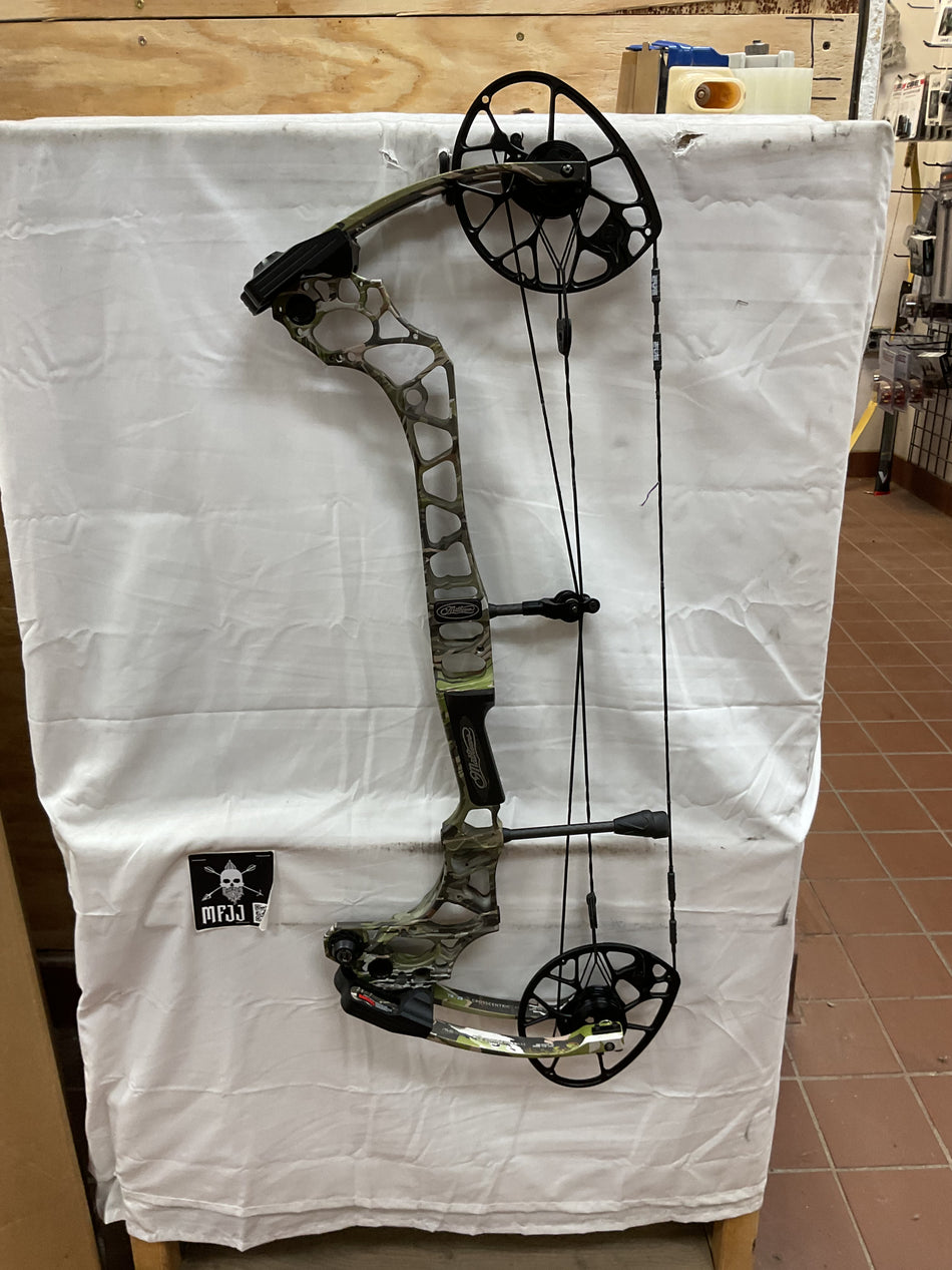 MATHEWS TRIAX - RH/Under Armour/70# - MTRHUA70- 13- USED BOW!!!