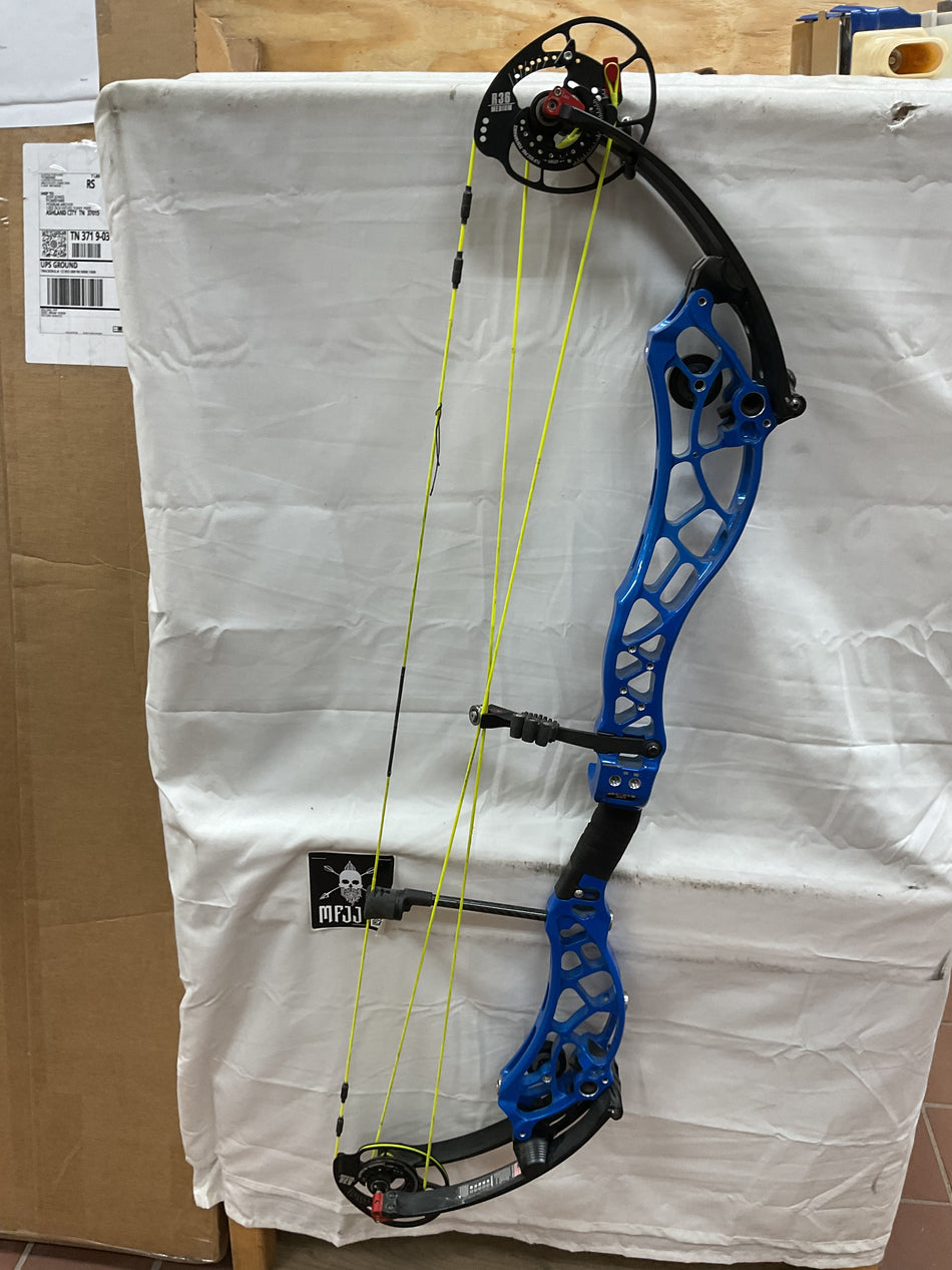Bowtech Reckoning 36 GEN 2/Blue/RH-BTRG236B60-PodiumOutlet-33