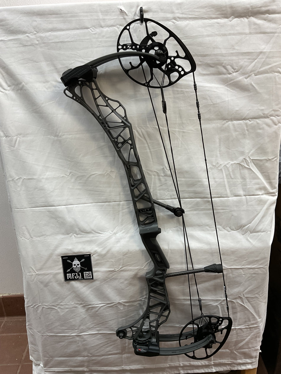MATHEWS LIFT X 29.5 - RH/SHALE/55-80# - #MLX33RHS5580-8 - USED BOW!