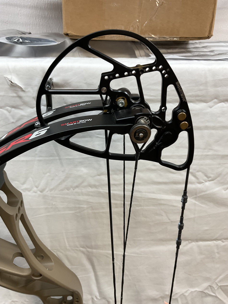 BOWTECH REALM SR6 - RH/FDE-BLACK/60 - BTRSR6FDEBLK60- 2 - USED BOW