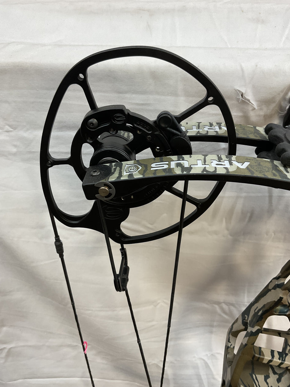 ELITE ARTUS - RH/BOTTOMLAND-BLACK/70 - EARHBB70- 6 - USED BOW!!!!!