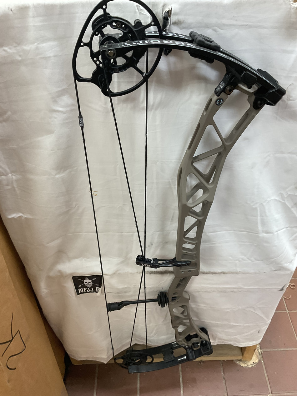 ELITE Verdict - RH/Sienna Brown/70 - EVRHSB70 - 4 - USED BOW!!!!!