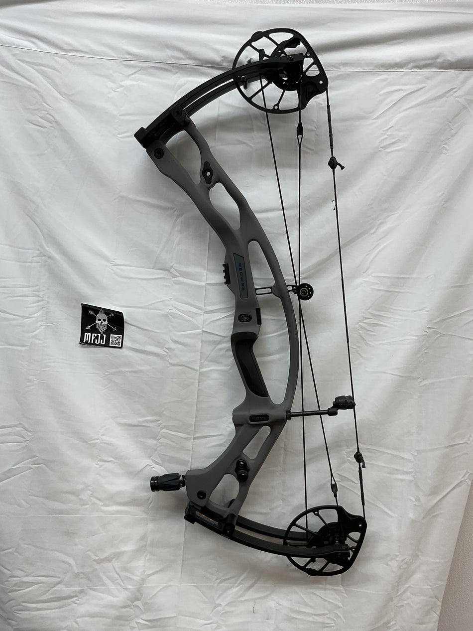 HOYT RX9 - RH/THOMBSTONE, BLACK LIMBS/70 - #HRX9TSBL70-2 - USED BOW!!!