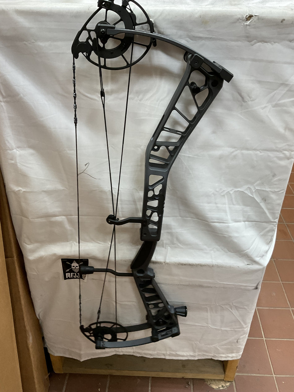 XPEDITION NEXLITE33 RH/GREY/70# - XNL33RHG70# - 1 USED BOW!!!!