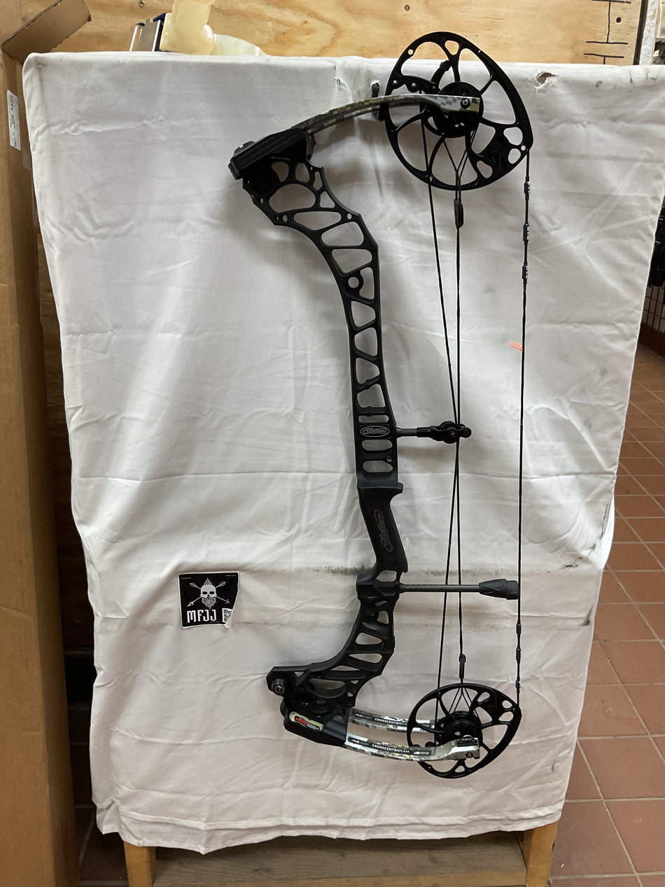 MATHEWS VERTIX - RH/Black-Sitka/60-75# - #MVRHBS75 - 11 - USED BOW!!!