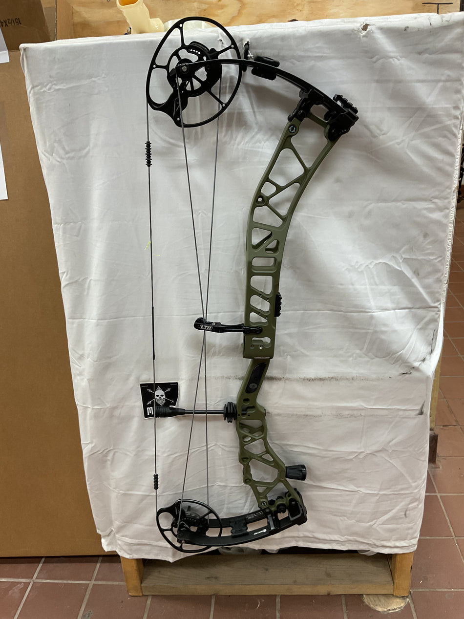 ELITE EXALT LD - RH/OUTDOOR GREEN/70 - EELDRHODG70-2- USED BOW!!!!!!