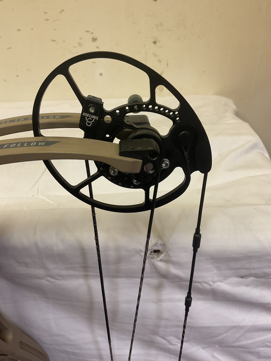 BOWTECH PROVEN 34 - RH/SANDSTONE/70 - #BP34RHSTN70-9 - USED BOW!!!