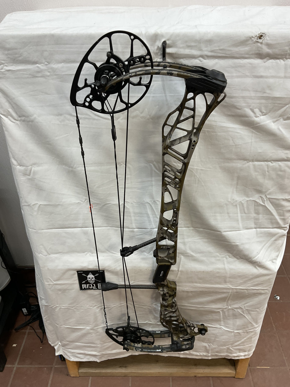MATHEWS LIFT 33  - RH/BOTTOMLAND/55-80 - ML33RHBTM5580- 37 - USED BOW!!!!