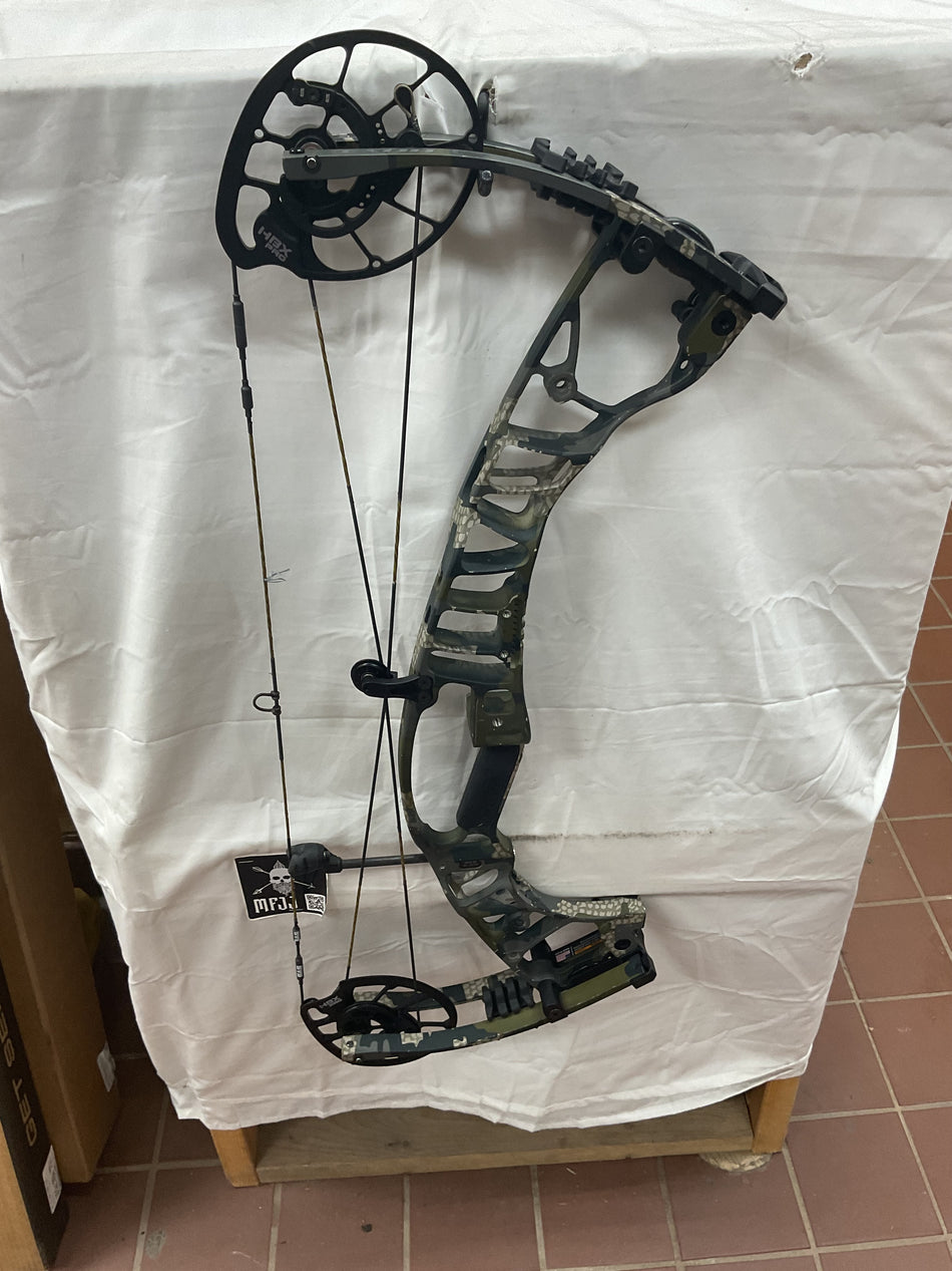 HOYT VENTUM PRO 30 - RH/KUIU/80 - HVP30RHK80 - 12 - USED BOW!!!!