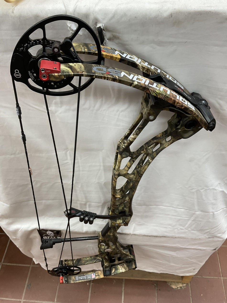 BOWTECH SOLUTION SD - RH/Mossy Oak/60 - #BSSDRHMO60- 1 - USED BOW!!!