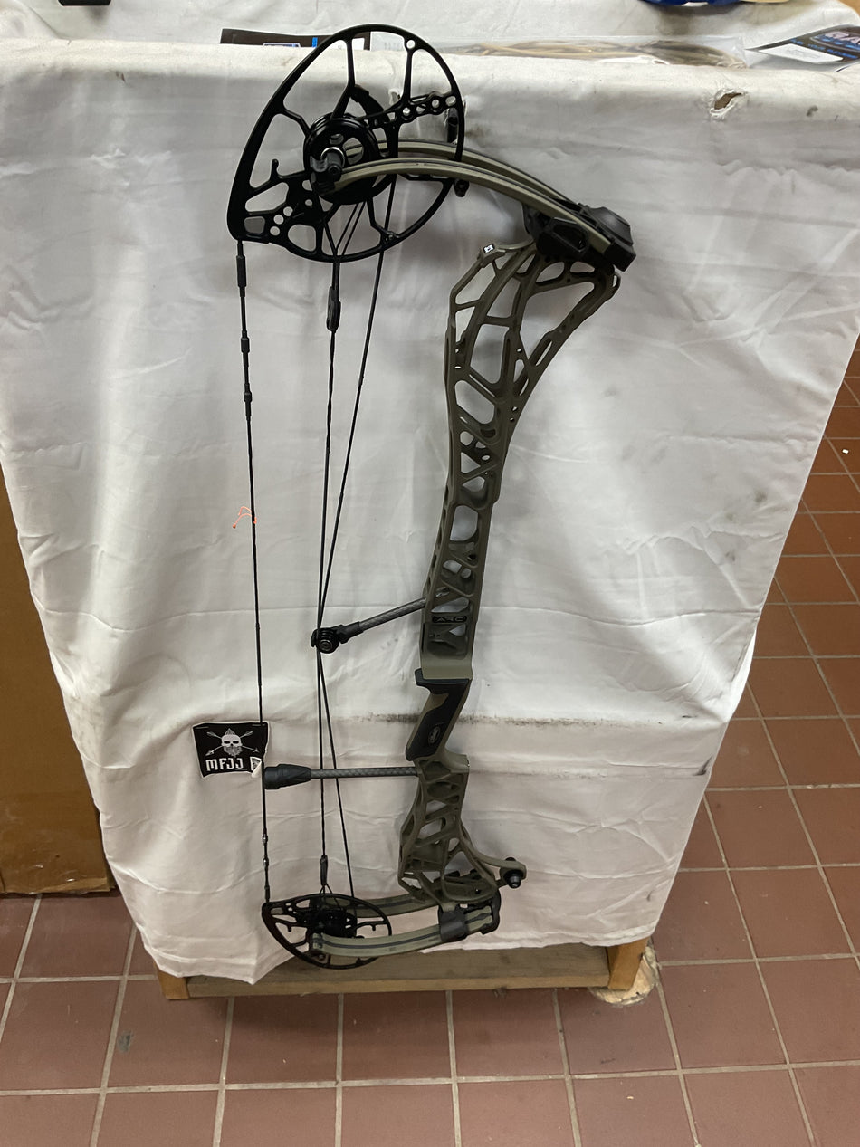 MATHEWS ARC 34 - LH/Ambush Green/55-80# - #MA34LHAG5580 - 8 - USED BOW!!!