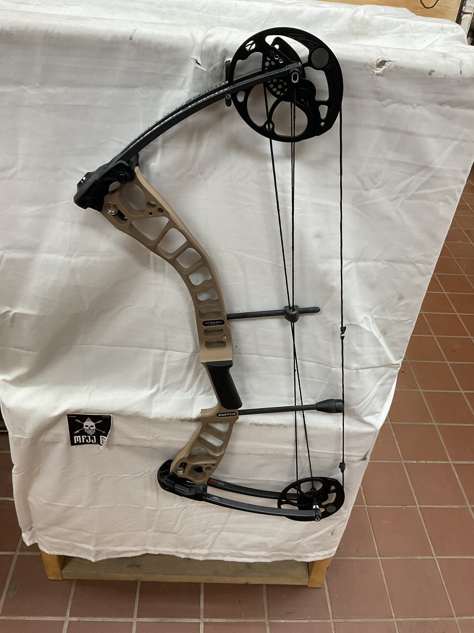 MISSION SWITCH - RH/Earth/70 - #MSRHE70 - 2 - USED BOW!!!