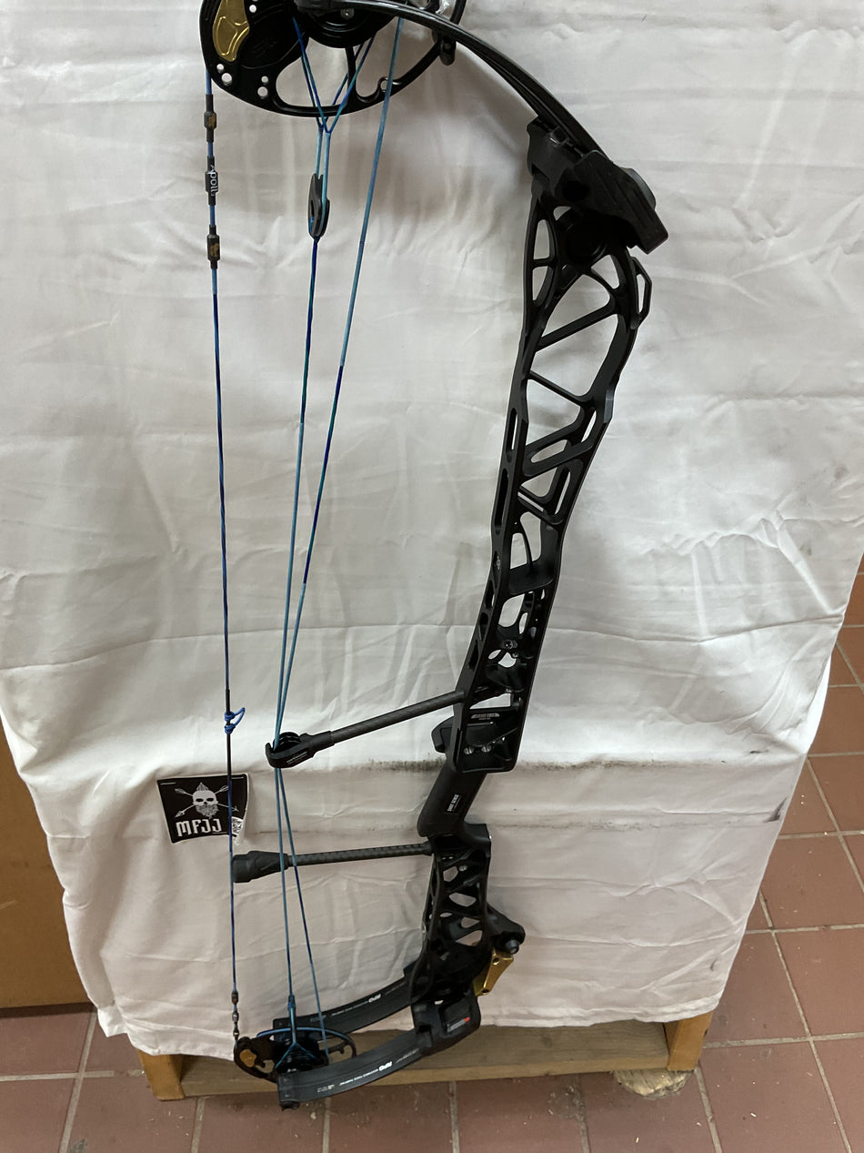 Mathews Title 38 GEN 1/Black/RH-MT38G1RHB70-PodiumOutlet-58