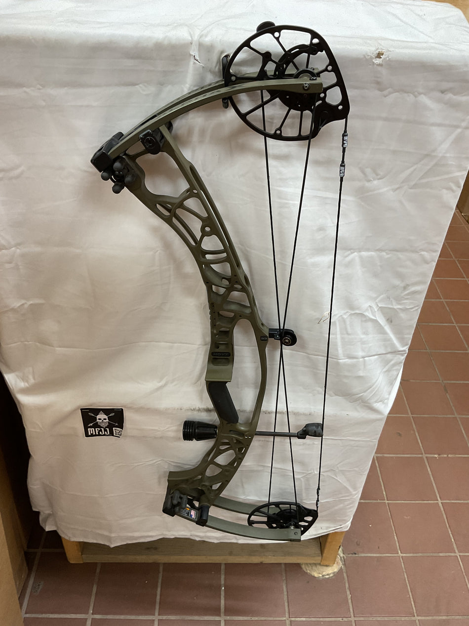 HOYT ALPHA X 33 - RH/Wilderness/65 - HAX33RHB65 - 11 - USED!!!
