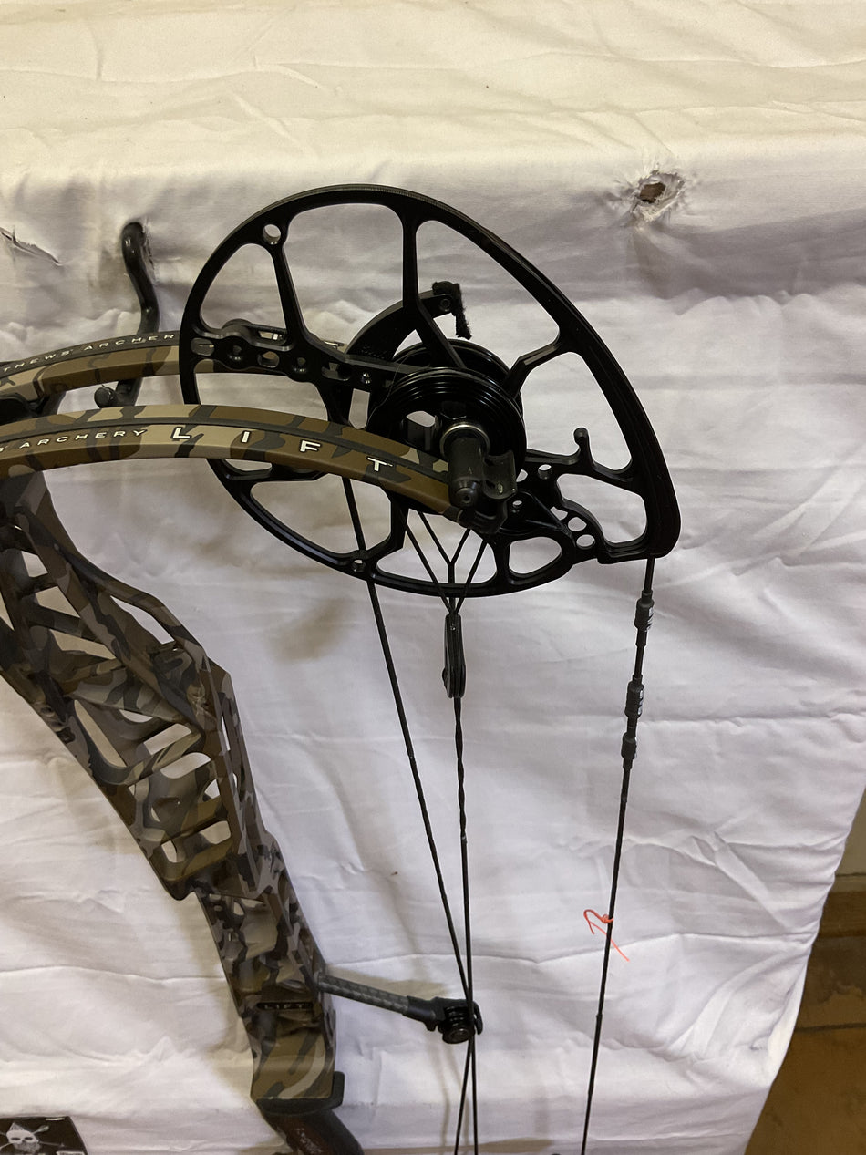 MATHEWS LIFT 33 RH/BOTTOMLAND/55-80# - ML33BLND5580-20- USED BOW!!!