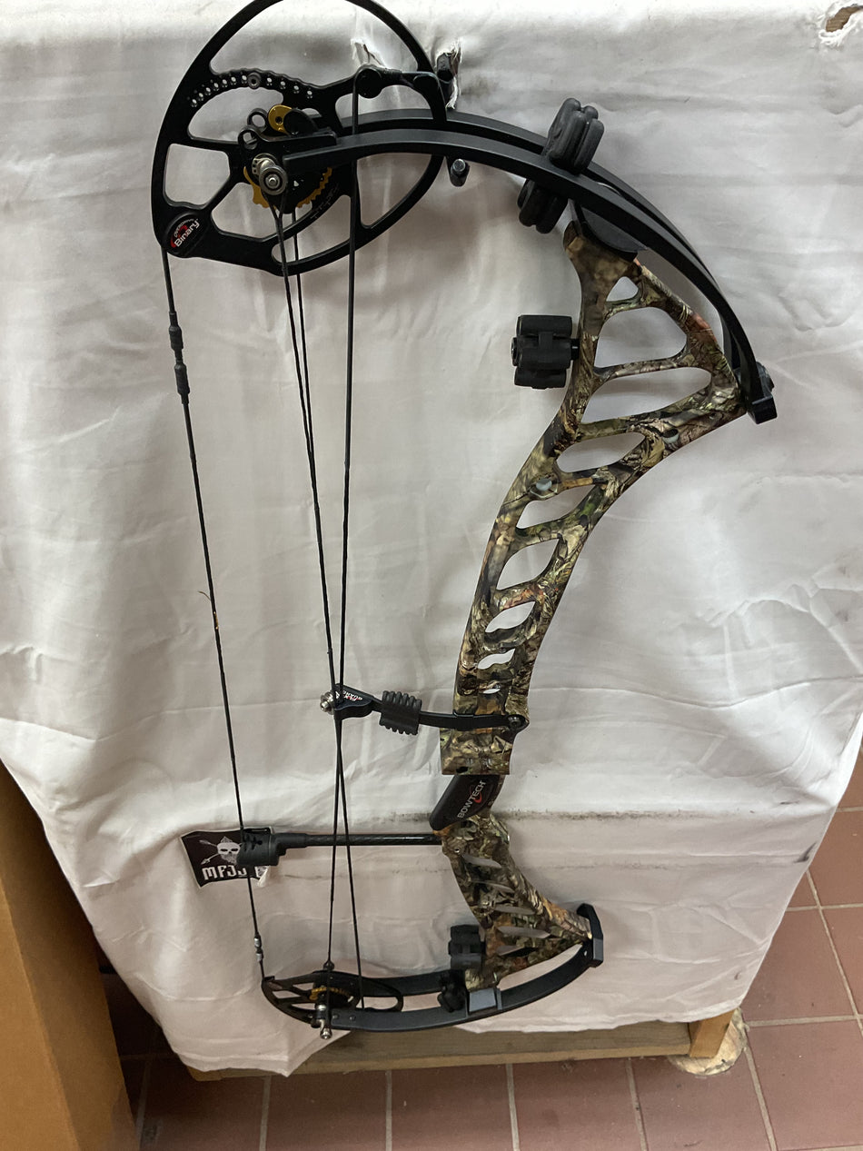 BOWTECH PRODIGY - RH/Mossy Oak/70 - #BTPRHMO70- 4 - USED BOW!!!