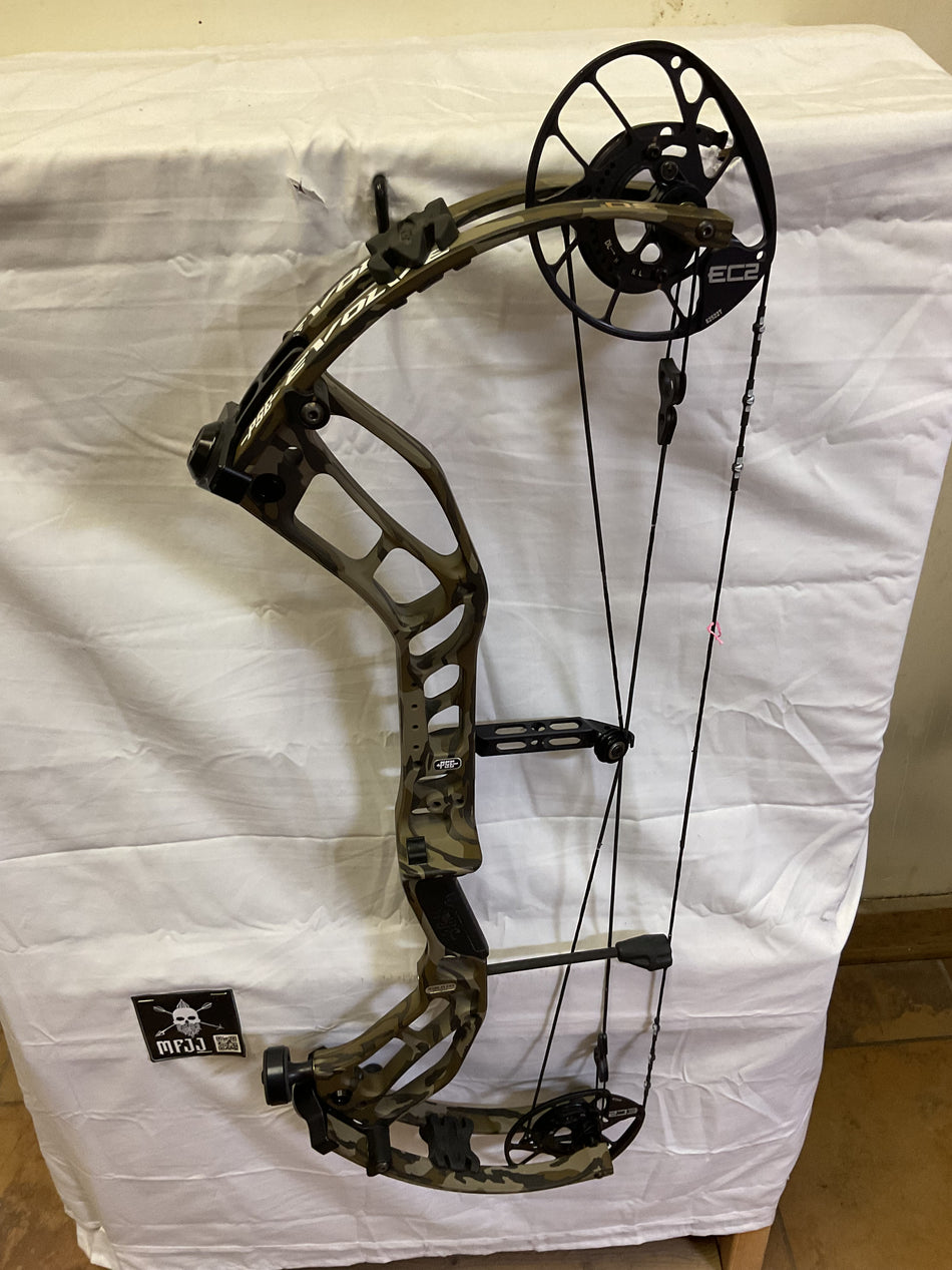 PSE EVOLVE - RH/BOTTOMLAND/70 - #PSEEVBTM70-4 - USED BOW!!!