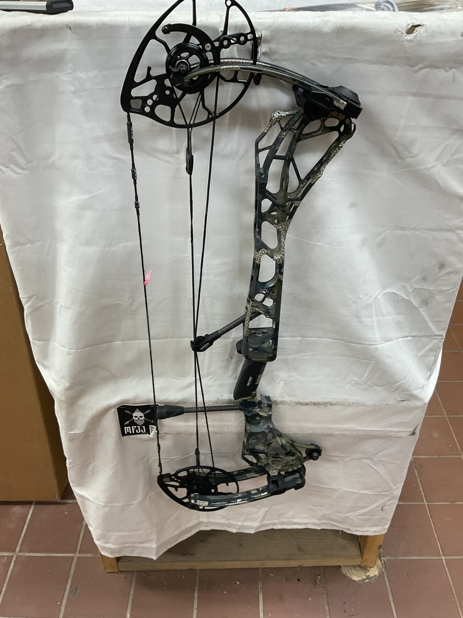 MATHEWS ARC 30 - RH/Kuiu Verde/55-80# - #MA30RHKV5580 -11- USED BOW!!!