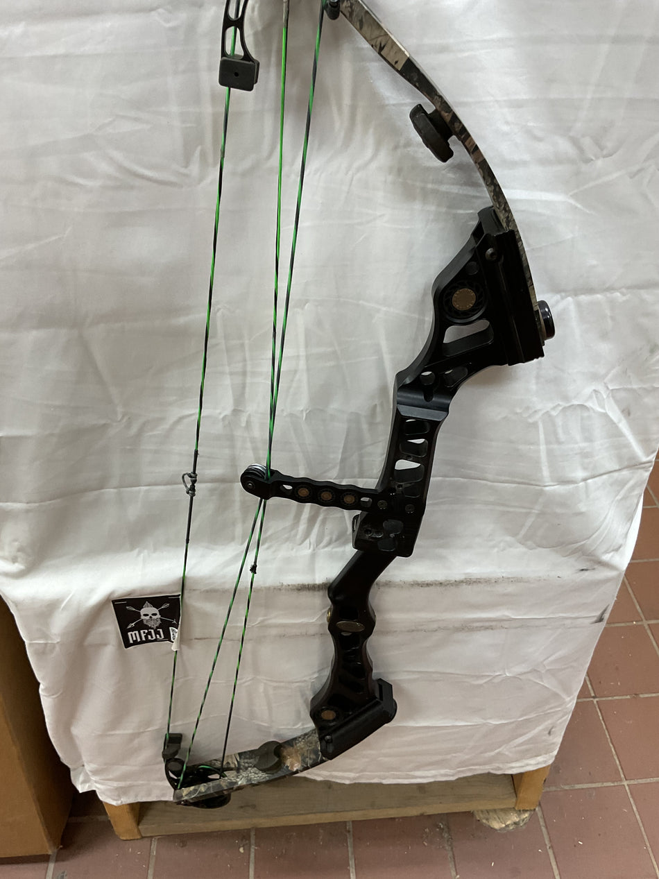 Mathews Conquest Apex/Black/RH-MCARHB70-PodiumOutlet-59
