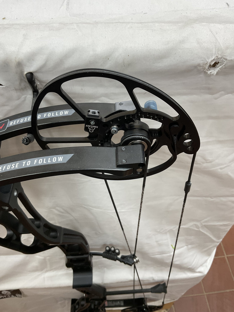 BOWTECH PROVEN 34 - RH/BLACK/70 - #BP34RHB70 - 18 - USED!!!!