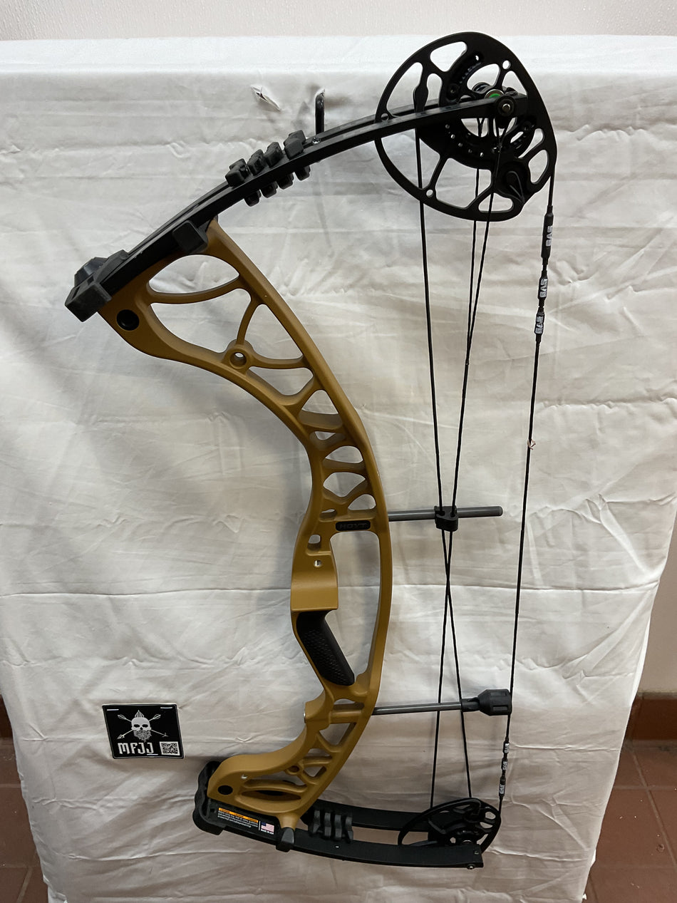 HOYT TORREX - RH/BUCKSKIN/70 - #HTRHBU70 - 2 - USED BOW!!!