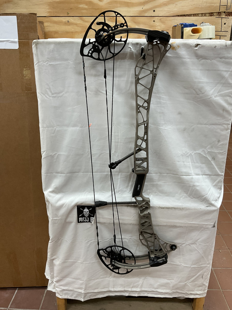 MATHEWS LIFT 33  - RH/Granite/55-80# - #ML33RHG5580 - 70 - USED BOW!!!