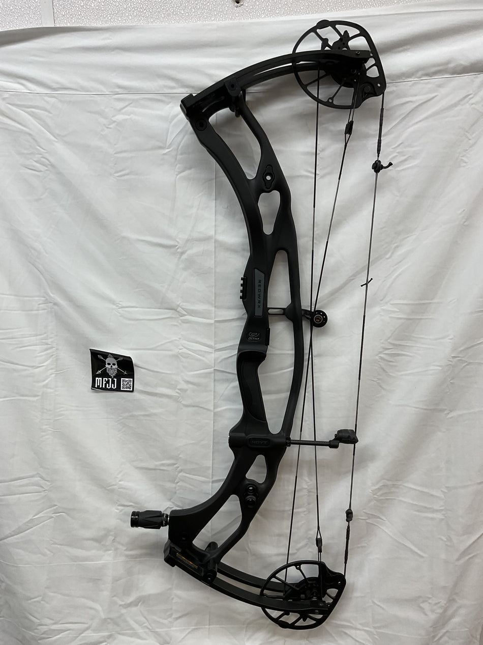 HOYT RX9 ULTRA - RH/BLACK, BLACK LIMBS/70 - #HRX9URBBL70-2 - USED BOW!!!
