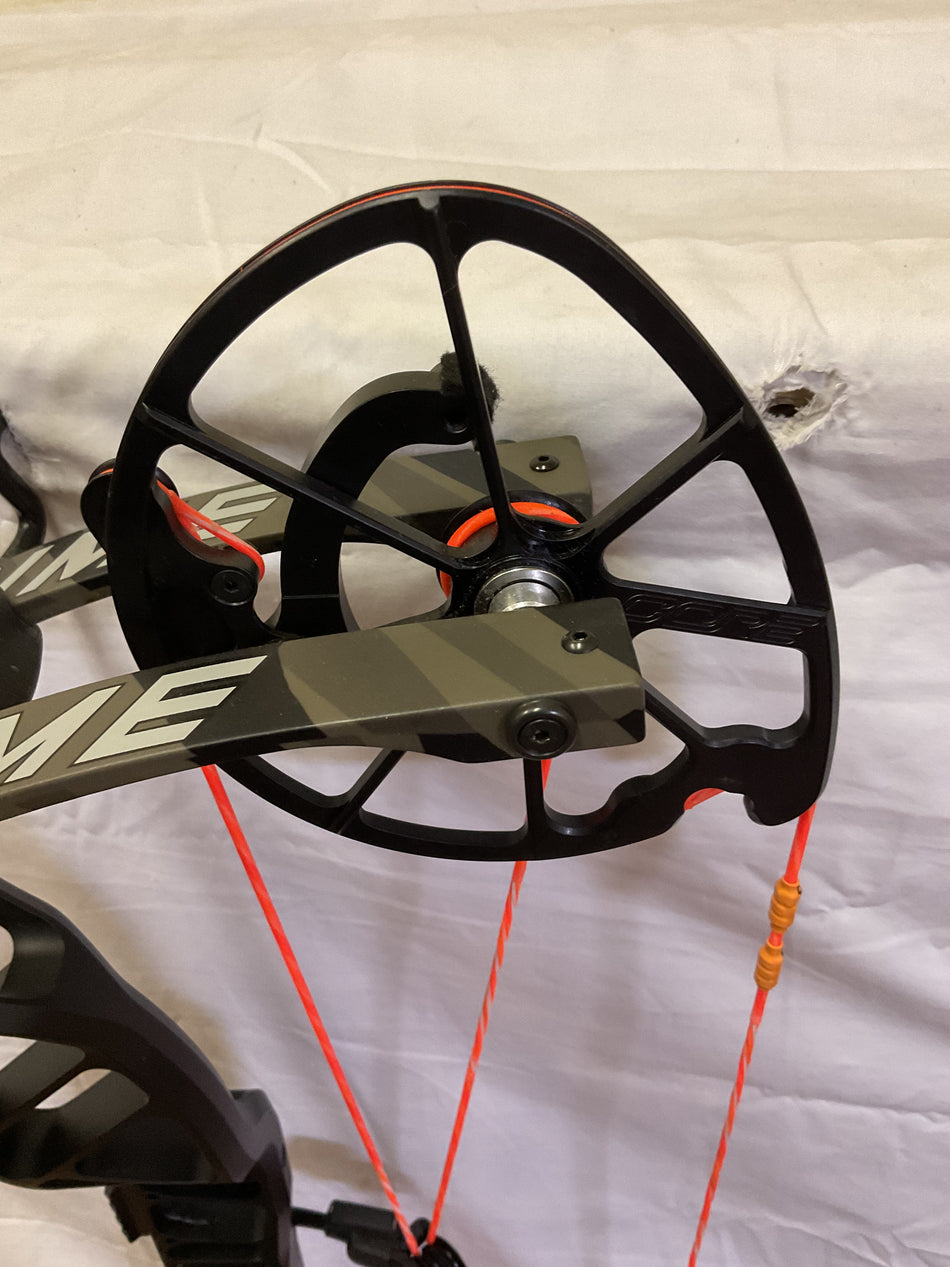 PRIME RVX 32 - RH/BLACK-MOREL SCAR/70 - #PRVX32BMS70-1 - USED BOW!!!
